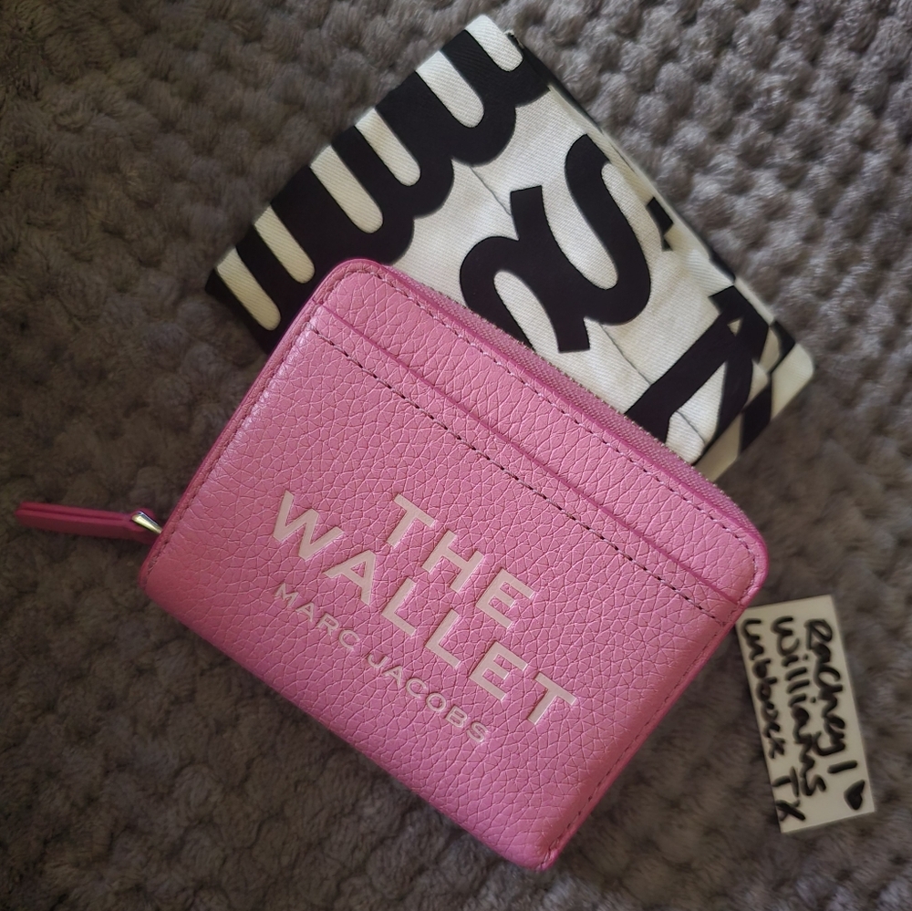 Marc Jacobs Leather Zip Around Wallet